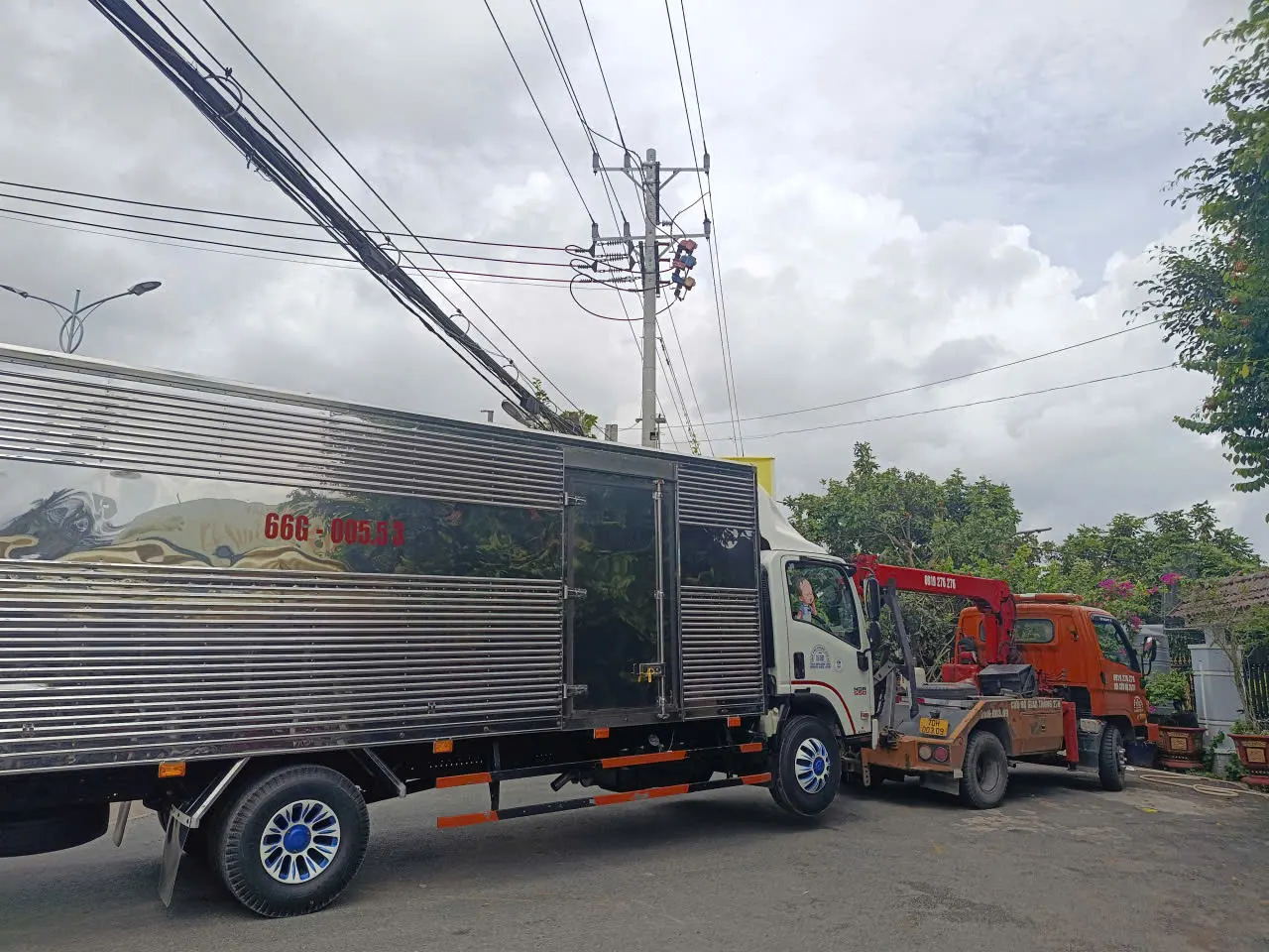 Xe cứu hộ tải nặng bằng cẩu chuyên dụng