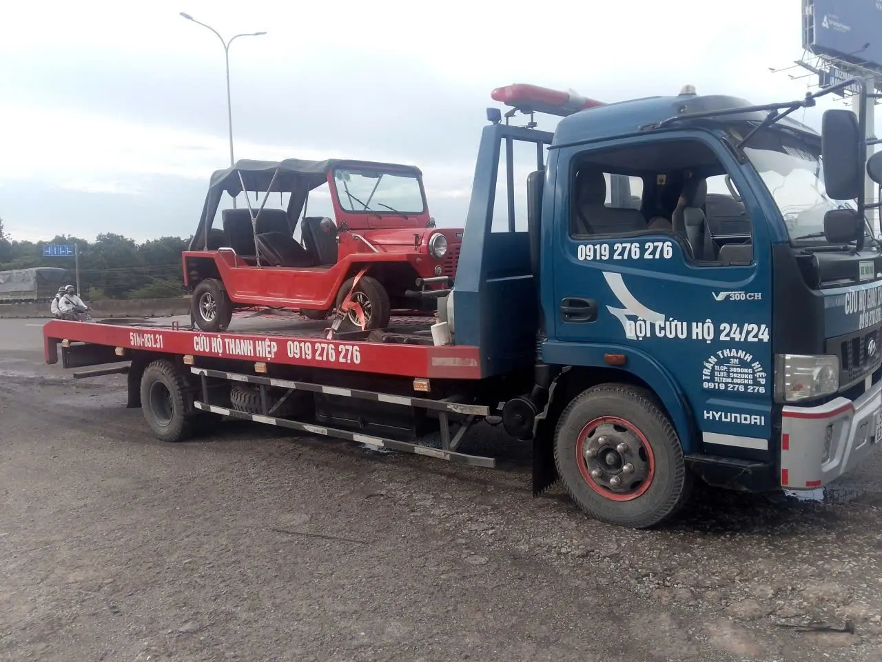 Xe cứu hộ giao thông hỗ trợ xe tải